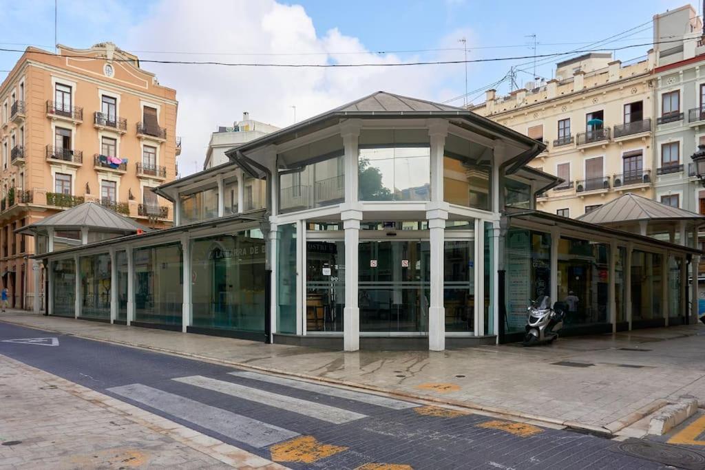 Sunny Cozy Penthouse With A Terrace At Plaza Del Carmen Appartement Valencia Buitenkant foto